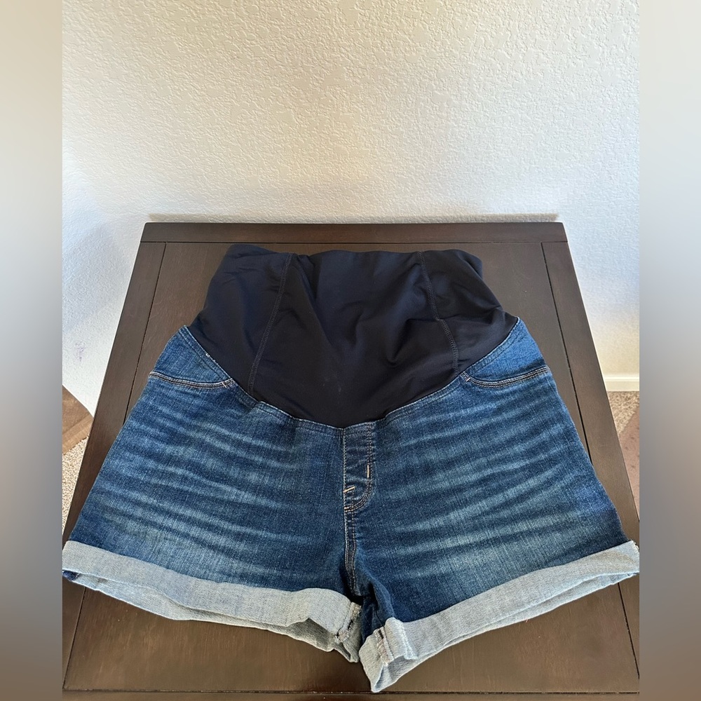 Isabel Maternity dark wash midi short jean shorts size 14/32